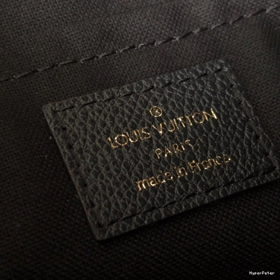 CHANELUTCH PALLAS Louis Vuitton 0802